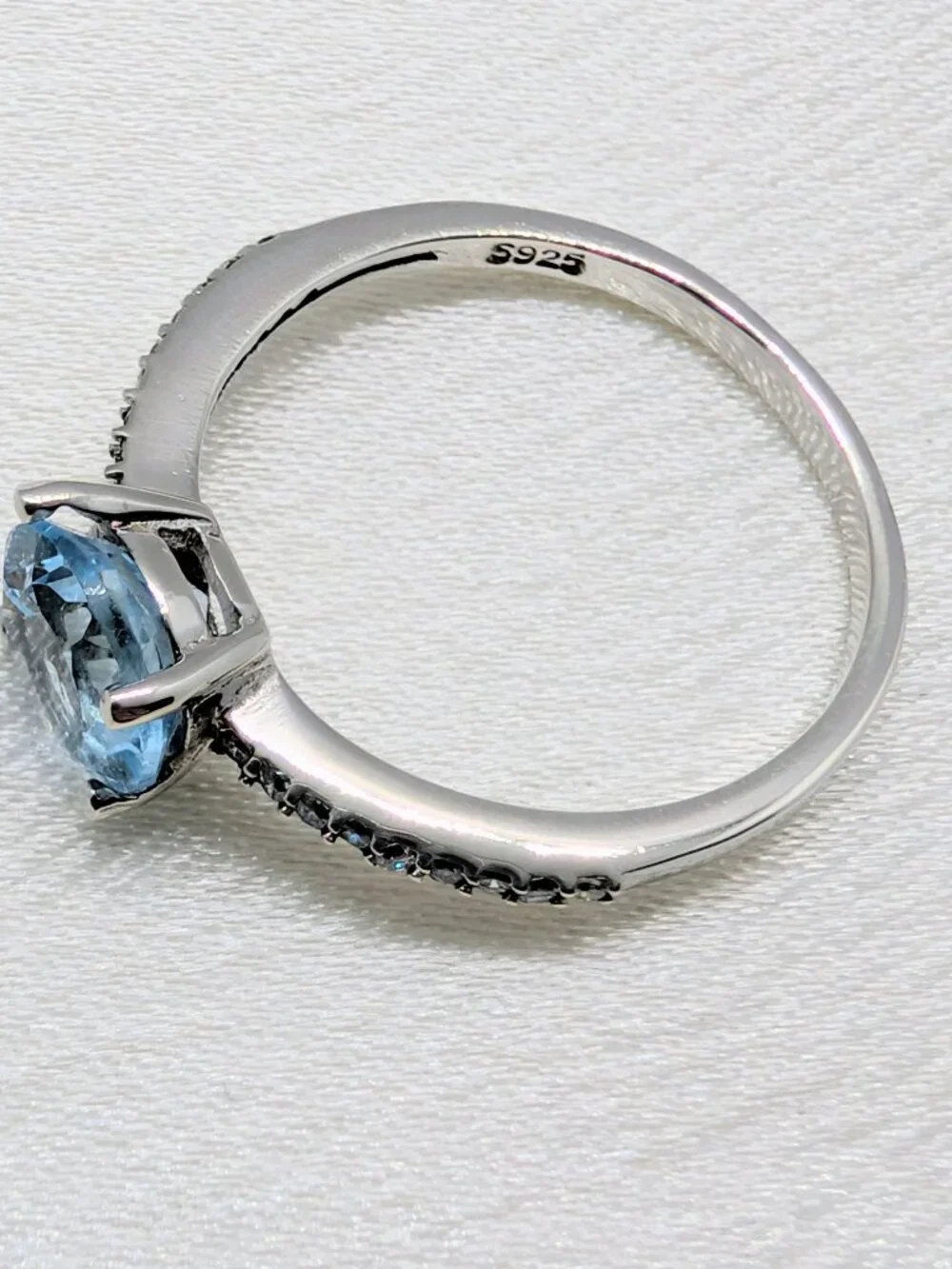 NEW Genuine Diamond and Blue Topaz Ring
